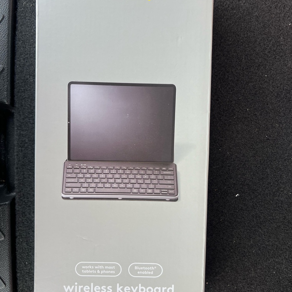 heyday Black Wireless Keyboard for Tablets